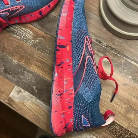 Brooks Blue and pink Running Shoes - Picture 3 of 4